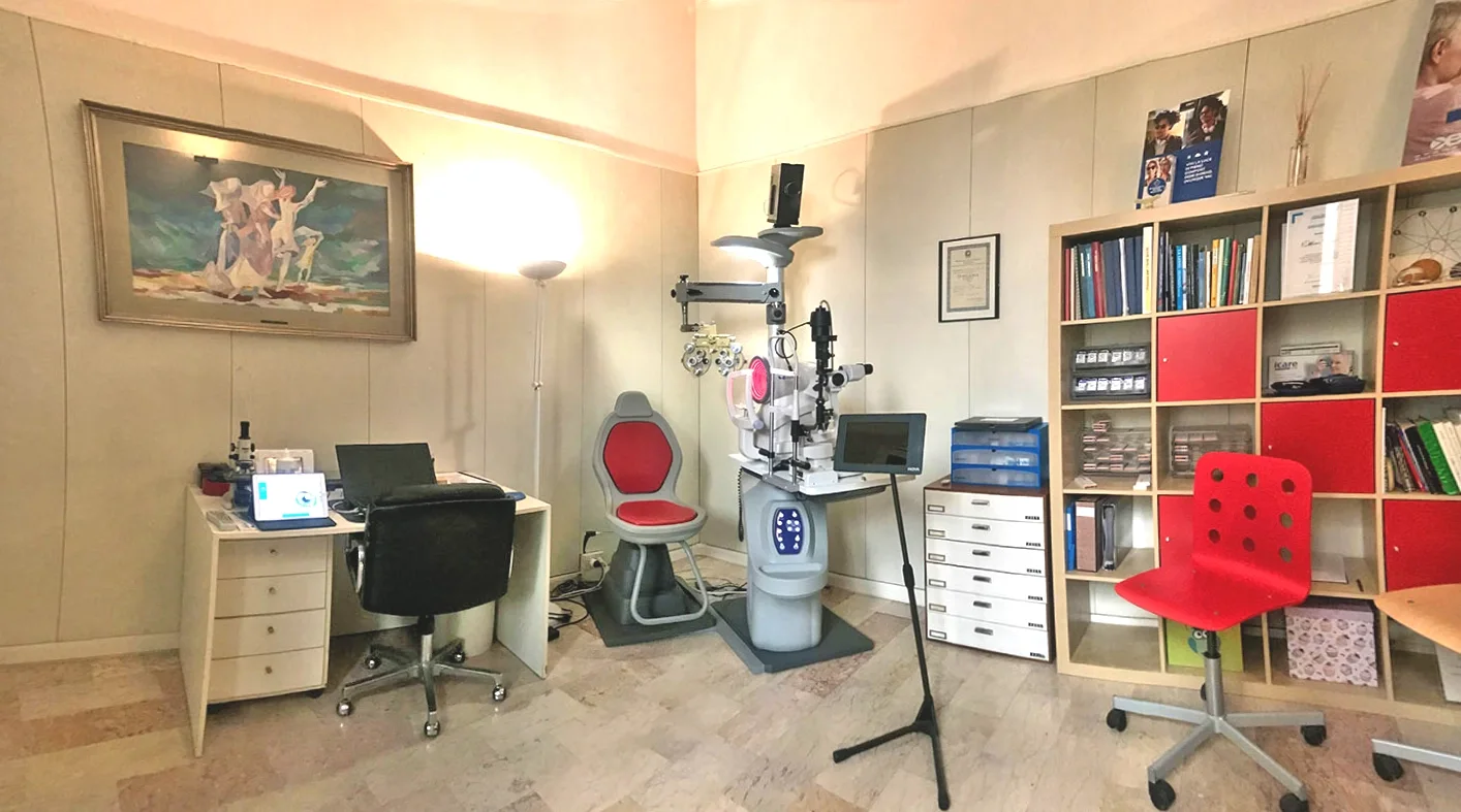 Studio optometrico di Ottica Scipi a Faenza con strumenti per il controllo della vista